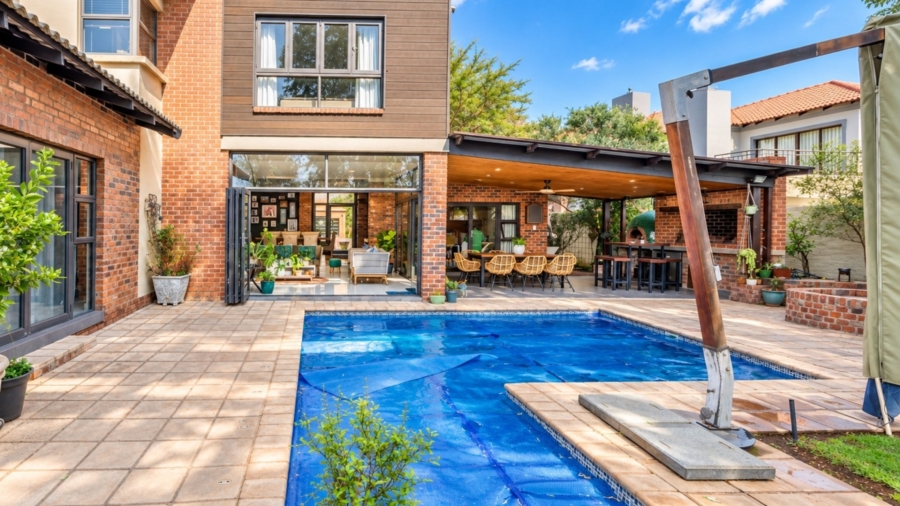 5 Bedroom Property for Sale in Xanadu Nature Estate North West
